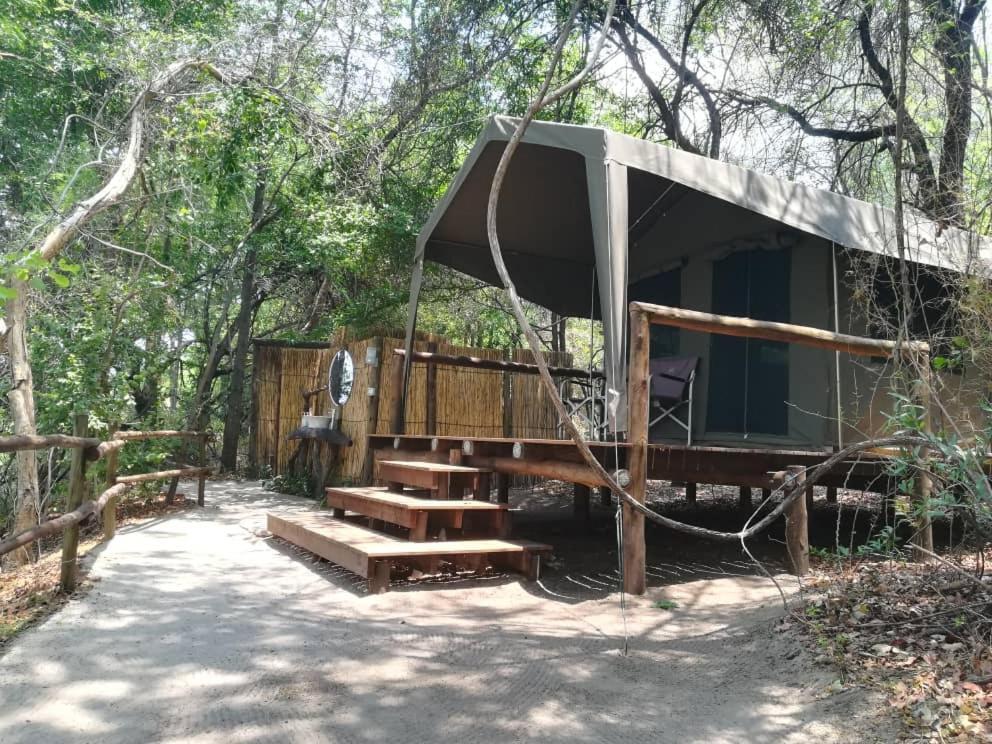 Askiesbos - Samochima Bush Camp Shakawe المظهر الخارجي الصورة