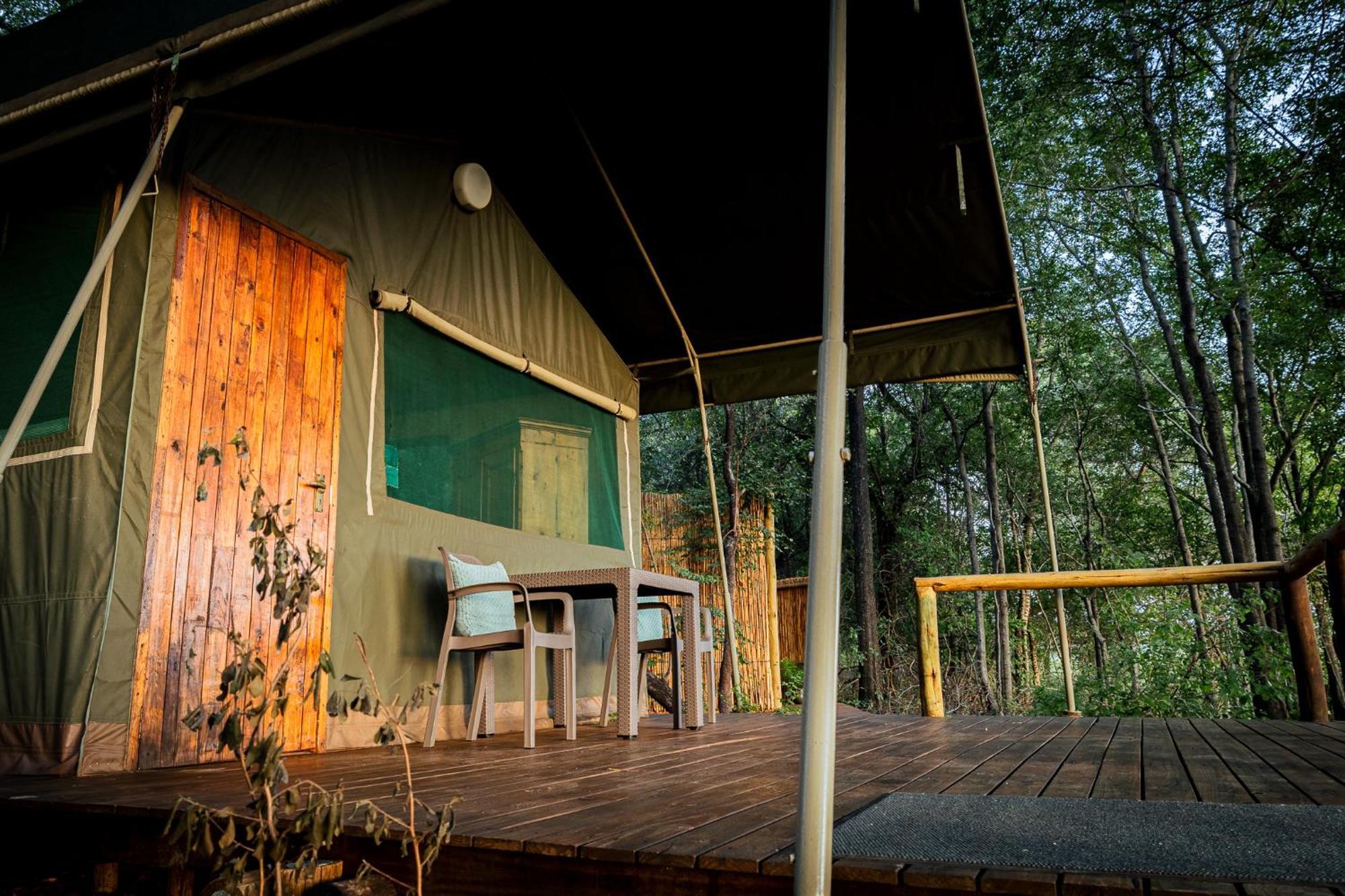Askiesbos - Samochima Bush Camp Shakawe المظهر الخارجي الصورة